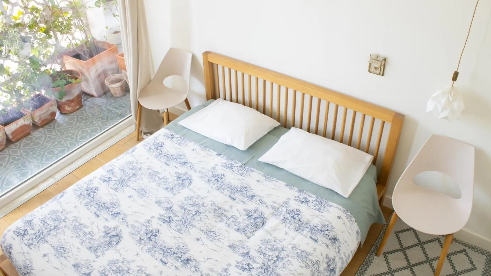 Chambre Avec Salle De Bain Privee Et Balcon Vegetal A Lisbonne Amoreiras Bed & Breakfast Lisbon